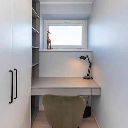 2 Bd By Hostlovers