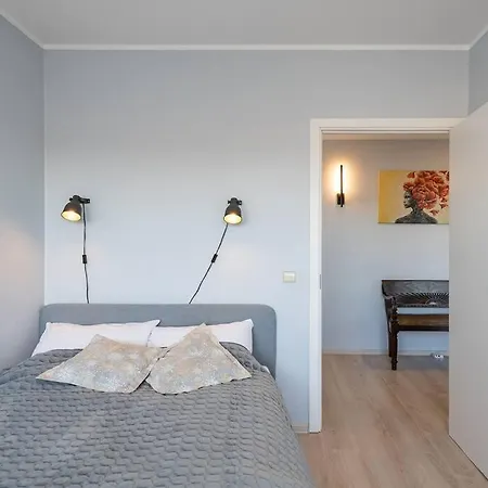 2 Bd By Hostlovers Апартаменты *