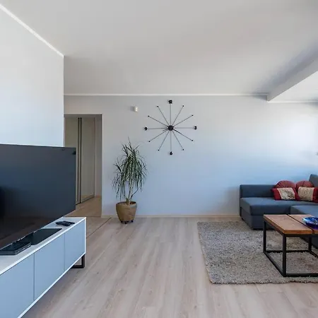Apartment 2 Bd By Hostlovers Kaunas