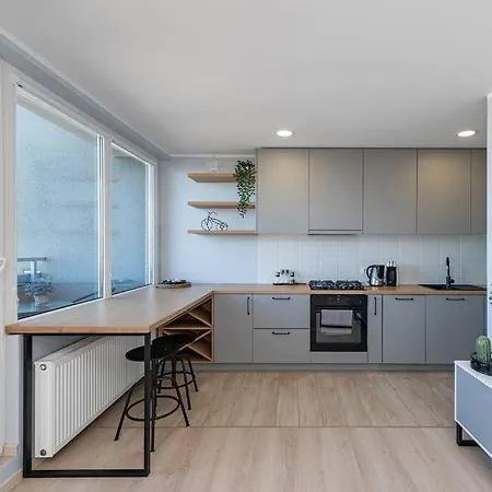 2 Bd By Hostlovers