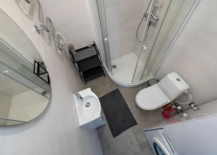 2 Bd By Hostlovers *